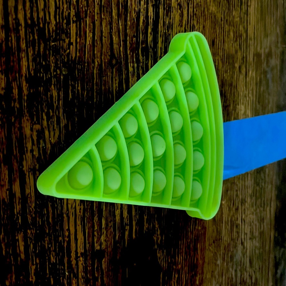 Green pizza pop it